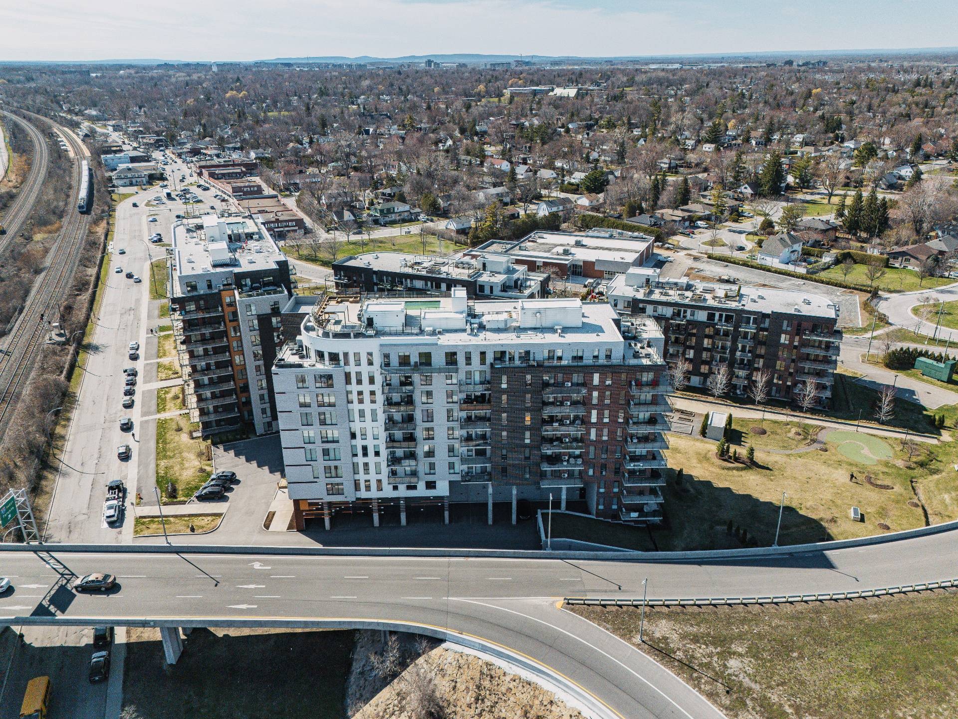 









8


Av. Donegani

, 809,
Pointe-Claire,




QC
H9R0E8

