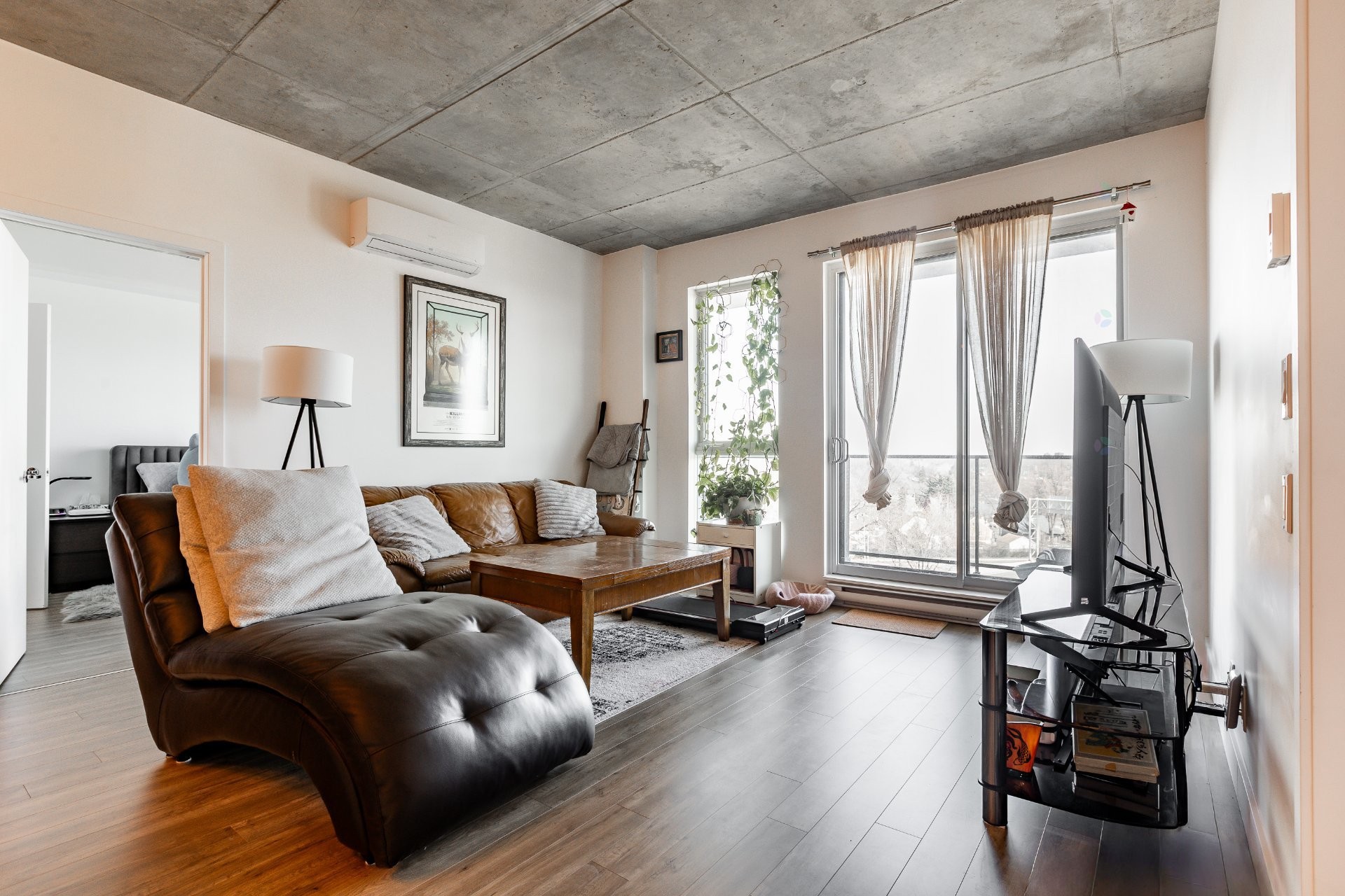 









8


Av. Donegani

, 809,
Pointe-Claire,




QC
H9R0E8

