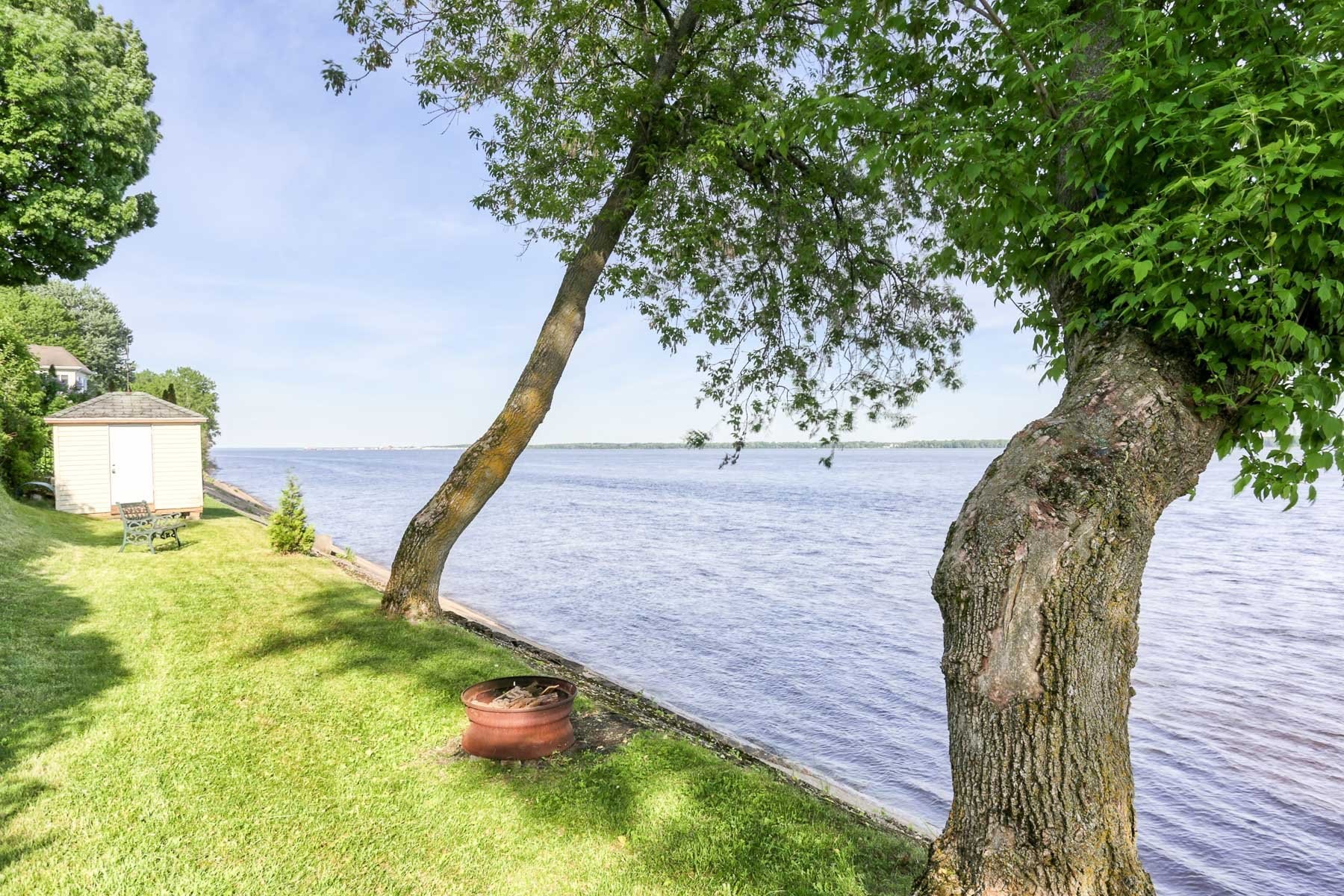 









3320


Rue Notre-Dame E.

,
Trois-Rivières,




QC
G8V1Y9

