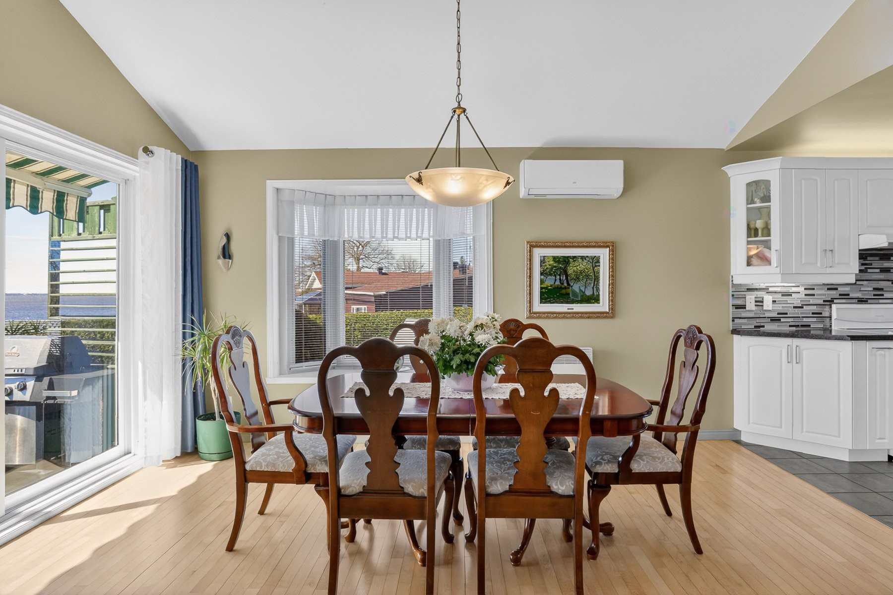 









3320


Rue Notre-Dame E.

,
Trois-Rivières,




QC
G8V1Y9


