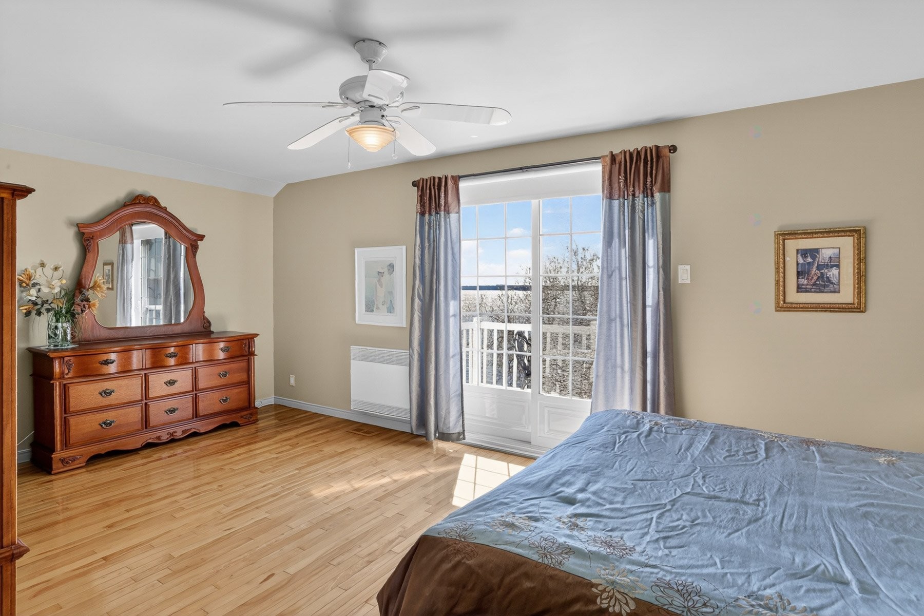 









3320


Rue Notre-Dame E.

,
Trois-Rivières,




QC
G8V1Y9

