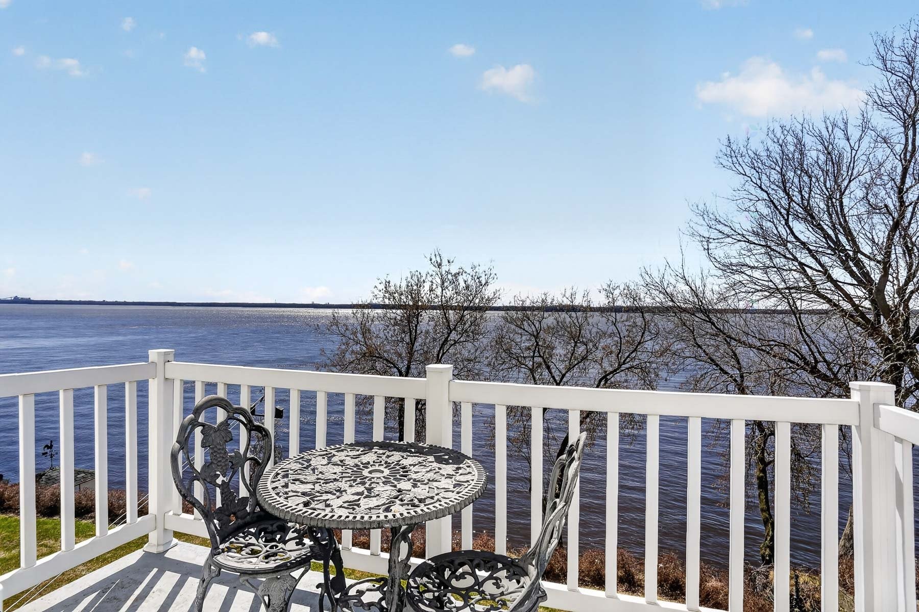 









3320


Rue Notre-Dame E.

,
Trois-Rivières,




QC
G8V1Y9

