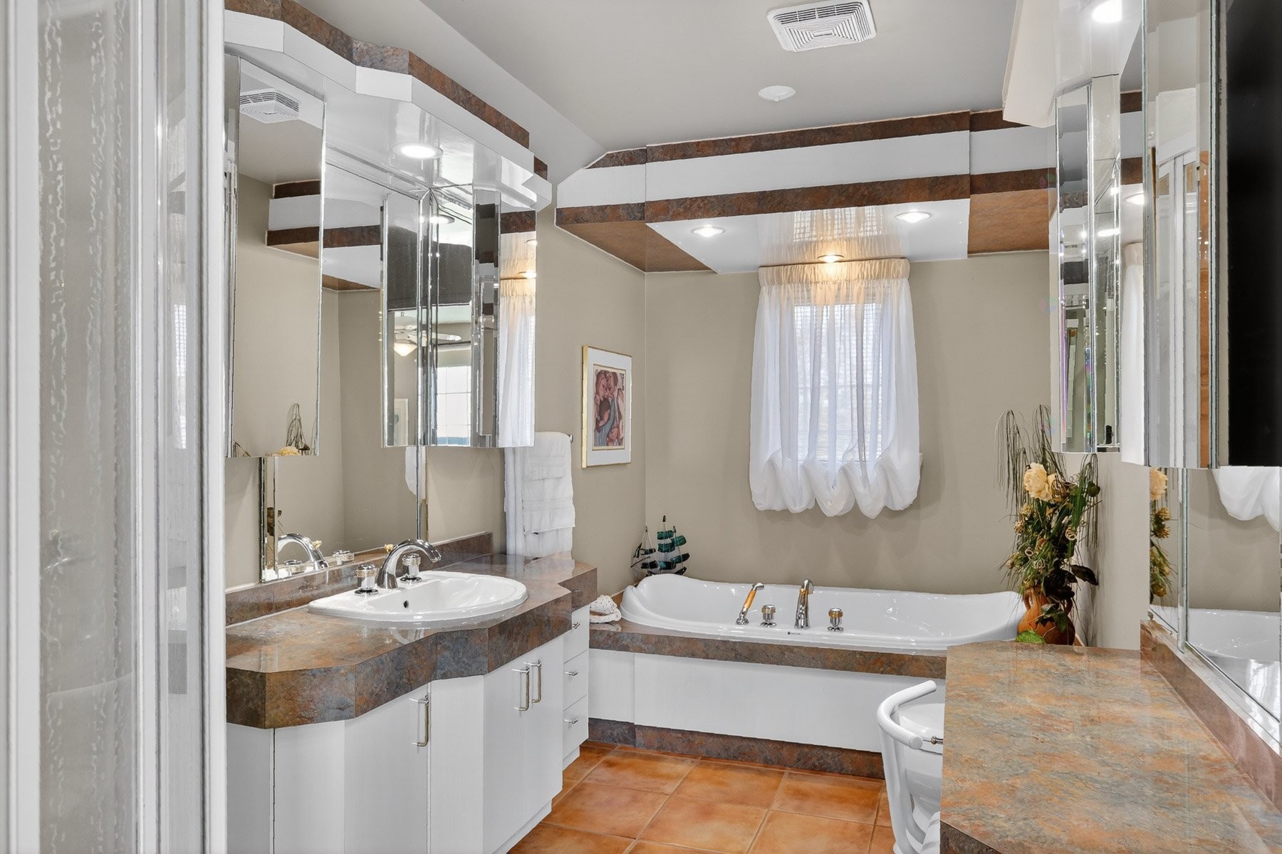 









3320


Rue Notre-Dame E.

,
Trois-Rivières,




QC
G8V1Y9

