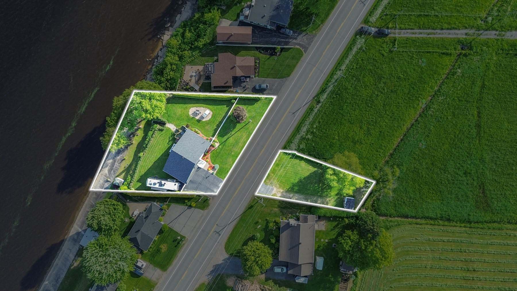









3320


Rue Notre-Dame E.

,
Trois-Rivières,




QC
G8V1Y9

