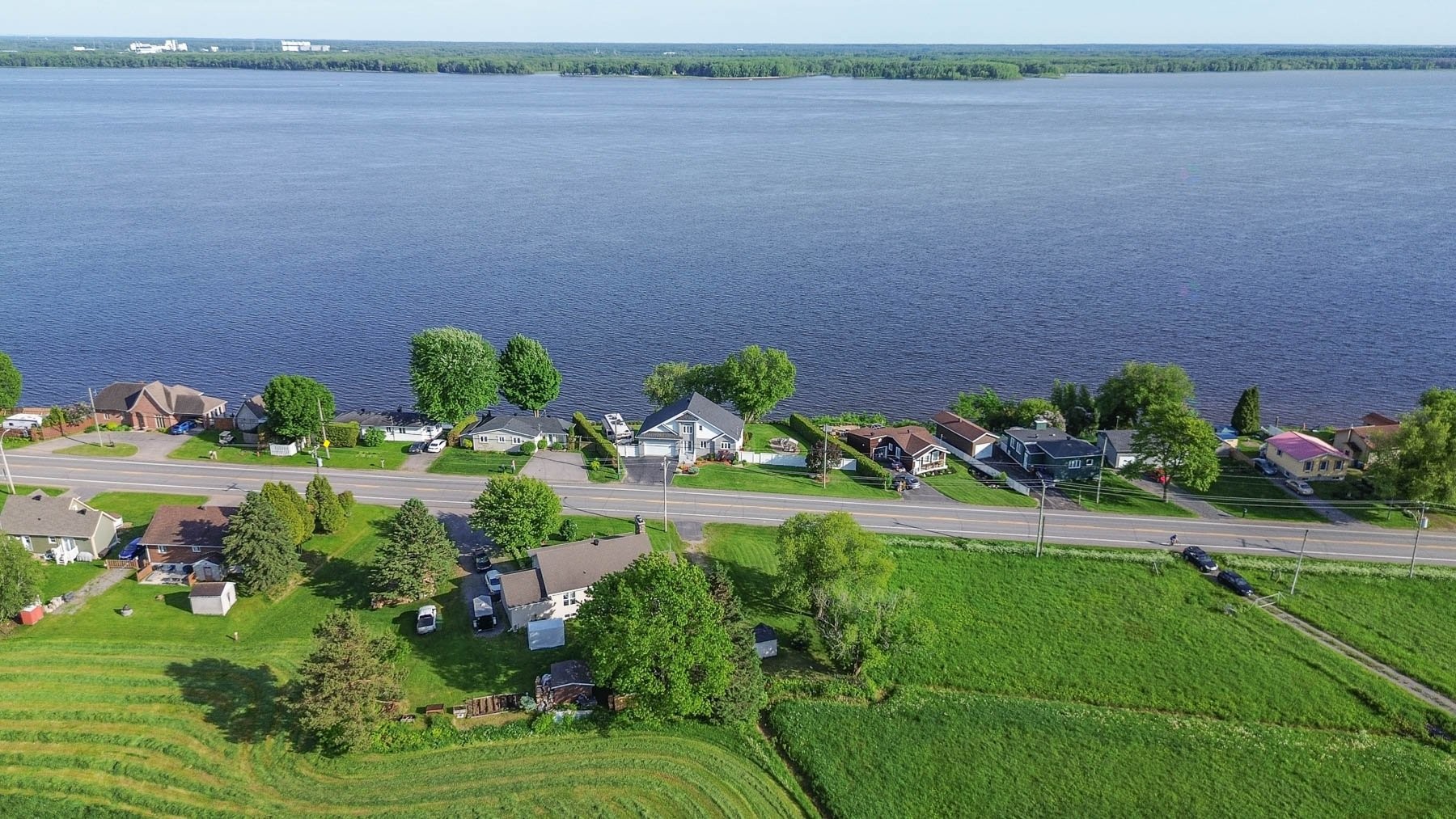 









3320


Rue Notre-Dame E.

,
Trois-Rivières,




QC
G8V1Y9

