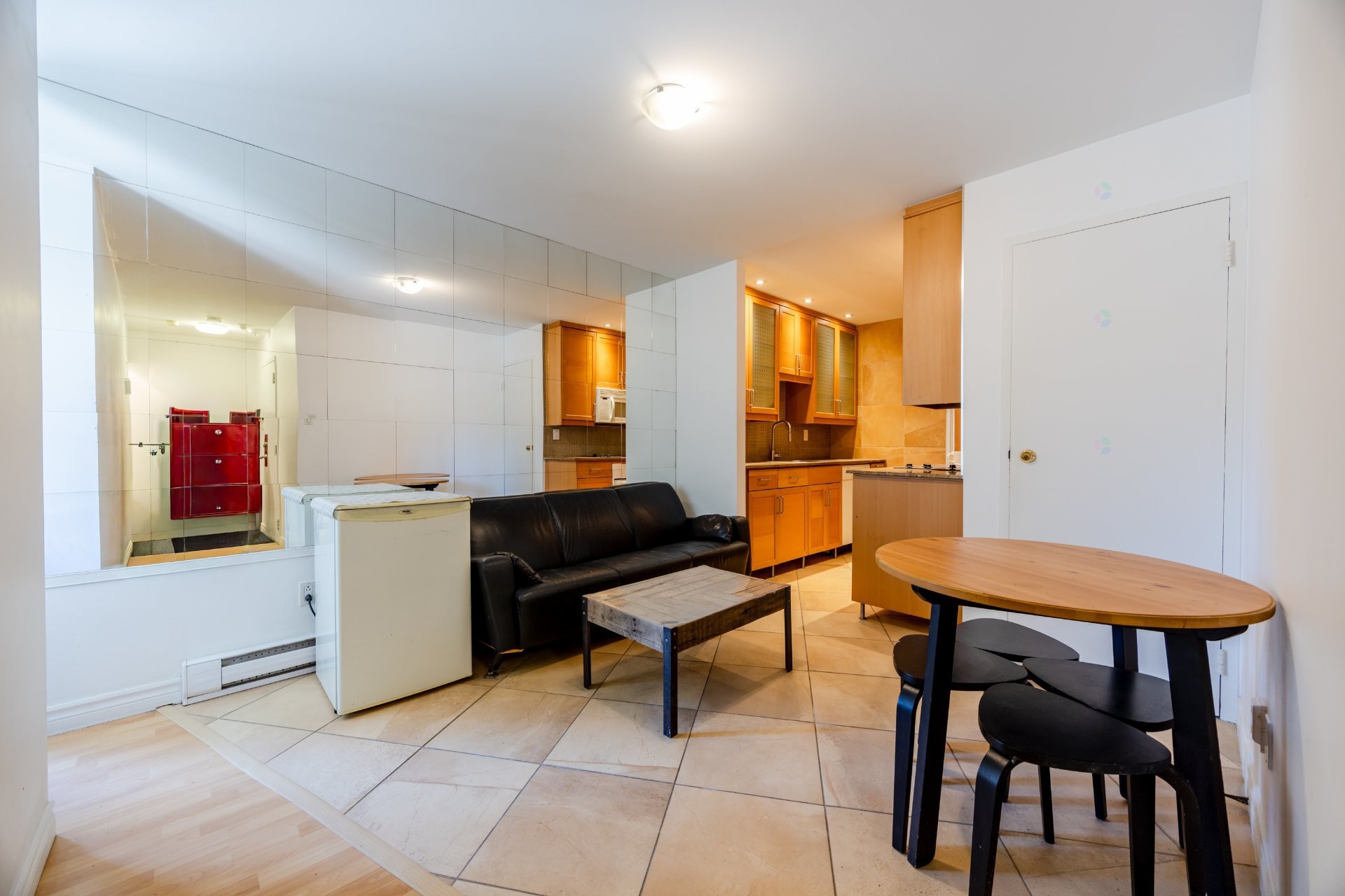 









1700


Av. Papineau

, 104,
Montréal (Ville-Marie),




QC
H2K4H9

