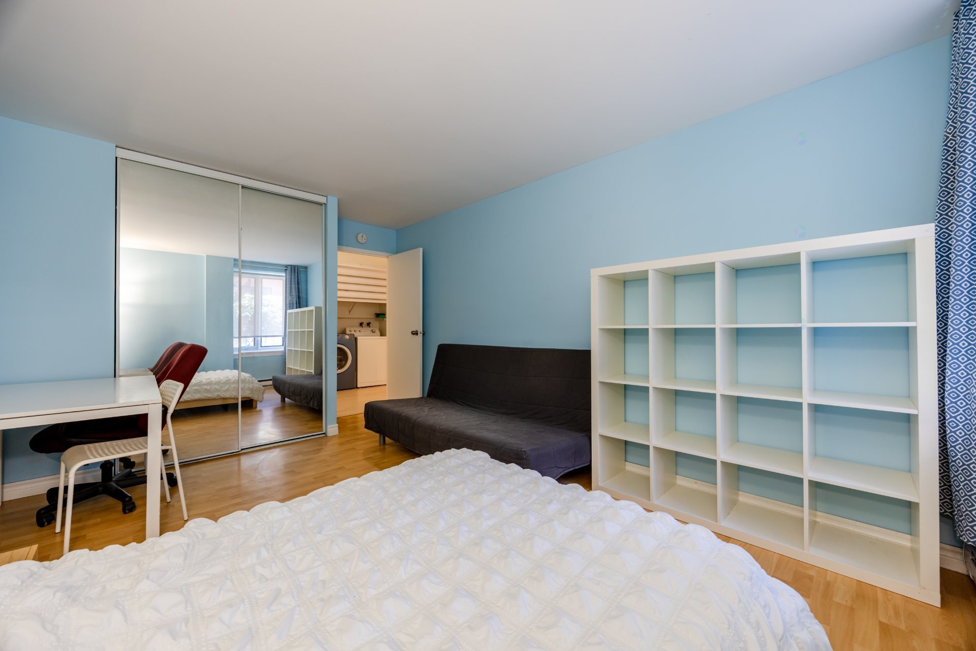 









1700


Av. Papineau

, 104,
Montréal (Ville-Marie),




QC
H2K4H9

