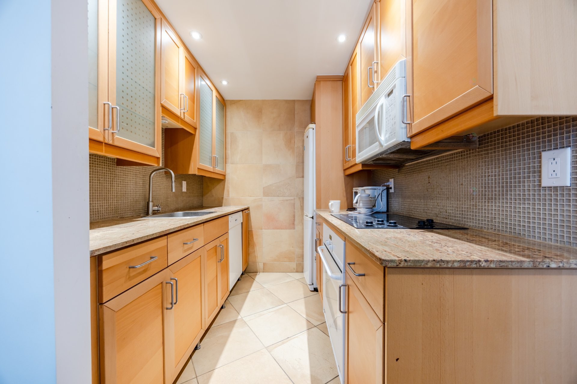 









1700


Av. Papineau

, 104,
Montréal (Ville-Marie),




QC
H2K4H9

