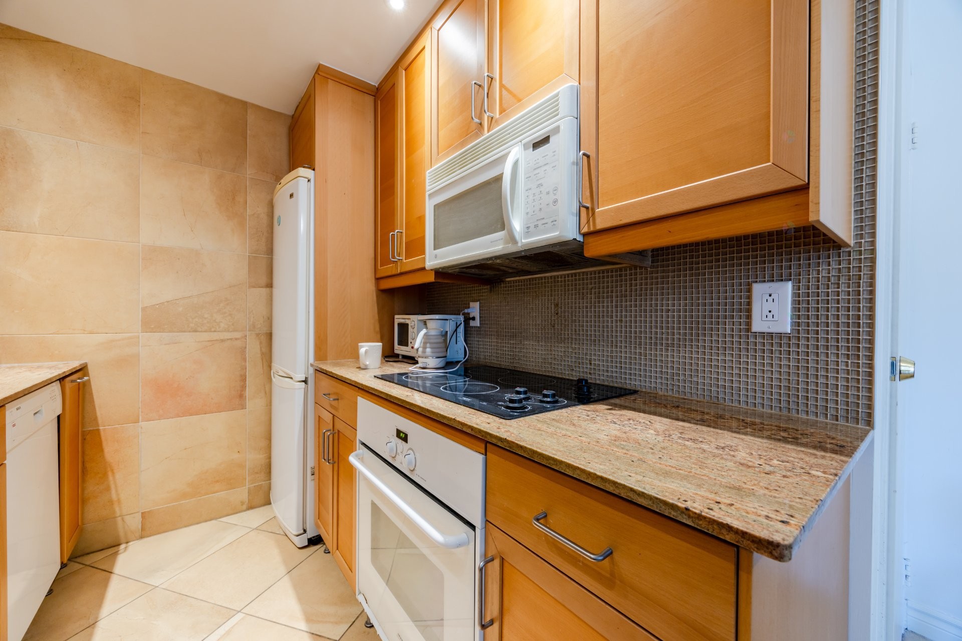 









1700


Av. Papineau

, 104,
Montréal (Ville-Marie),




QC
H2K4H9

