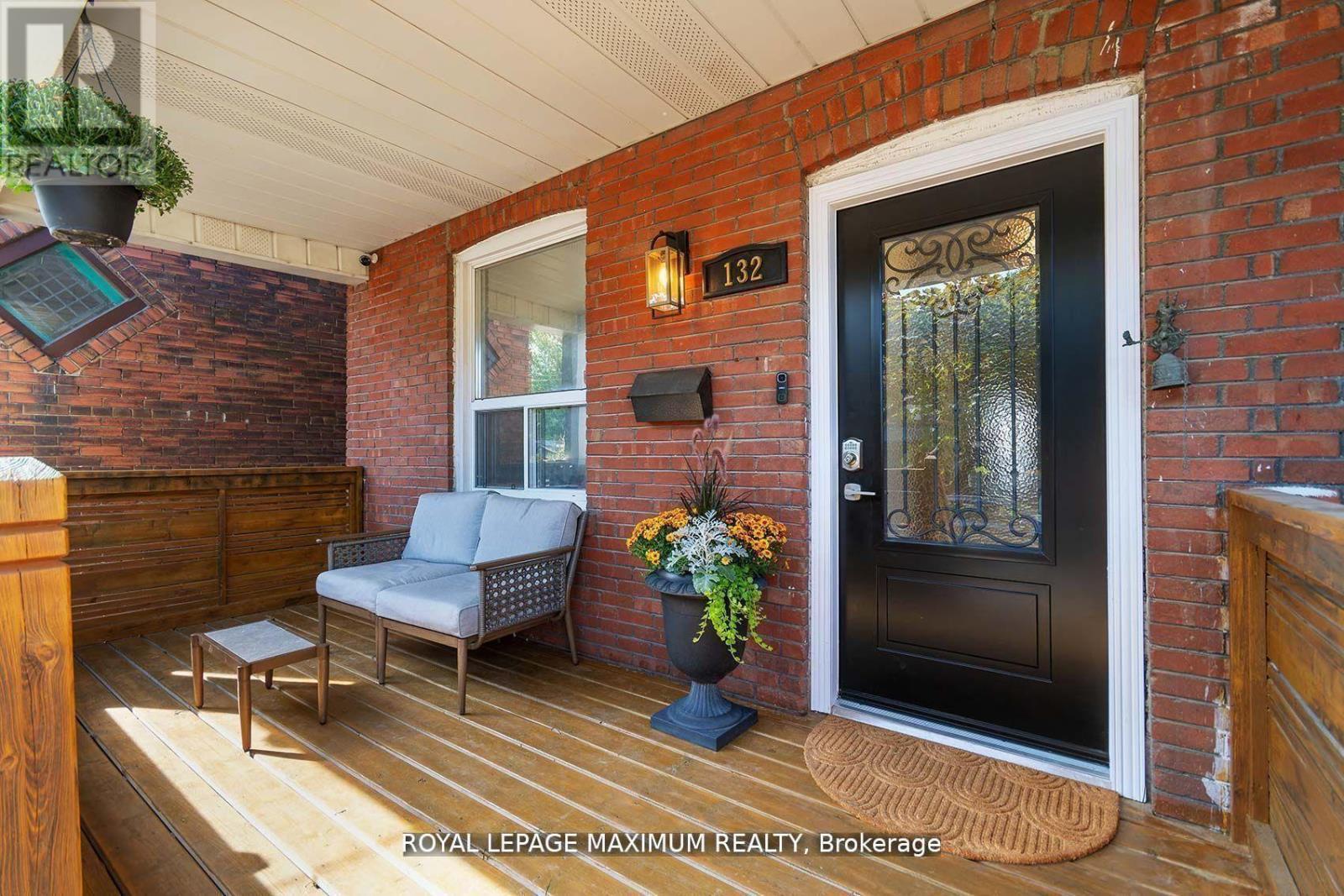 












132 WALLACE AVENUE

,
Toronto,




Ontario
M6H1T5

