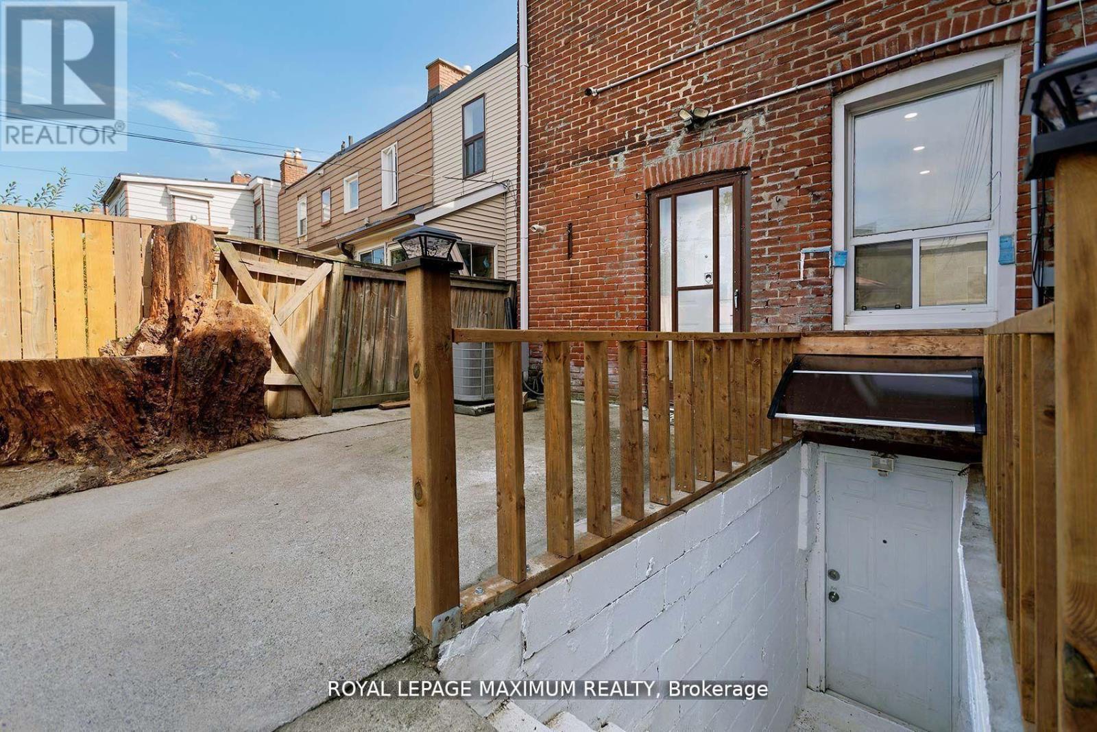 












132 WALLACE AVENUE

,
Toronto,




Ontario
M6H1T5

