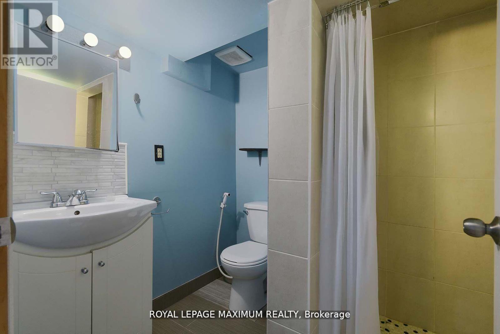 












132 WALLACE AVENUE

,
Toronto,




Ontario
M6H1T5

