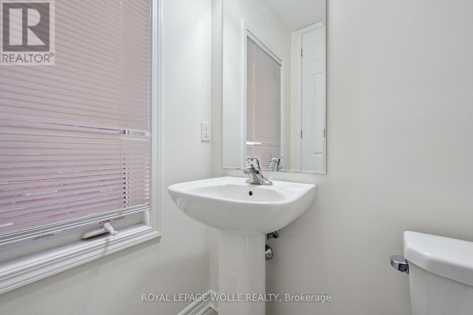 












267 GROVEHILL CRESCENT

,
Kitchener,




Ontario
N2R0K8


