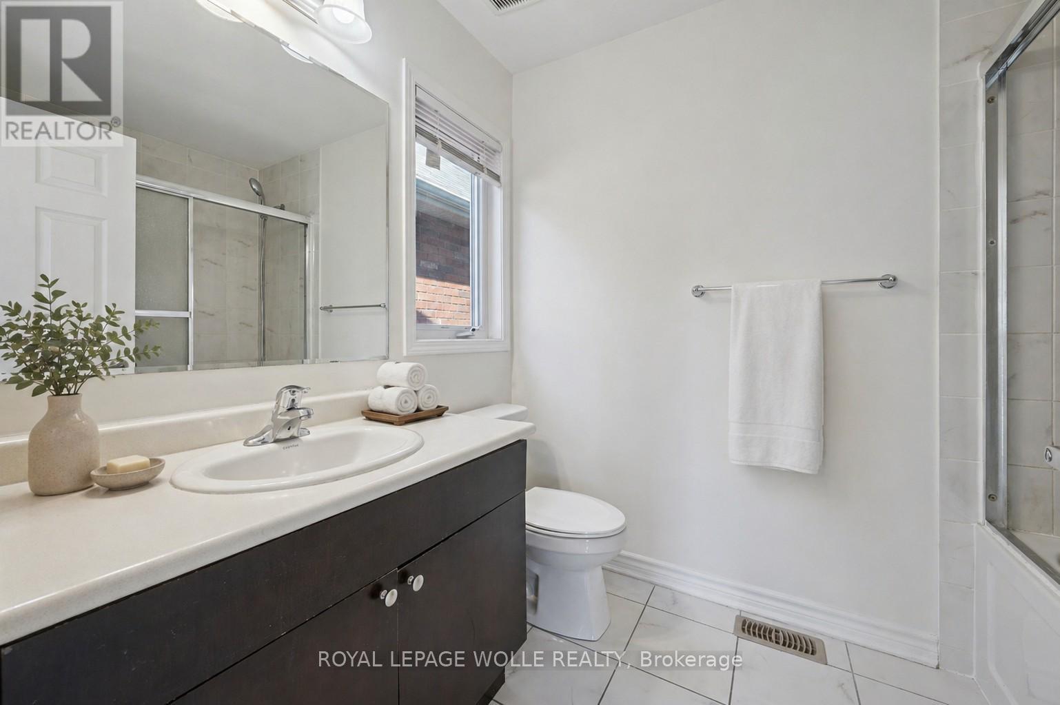 












267 GROVEHILL CRESCENT

,
Kitchener,




Ontario
N2R0K8

