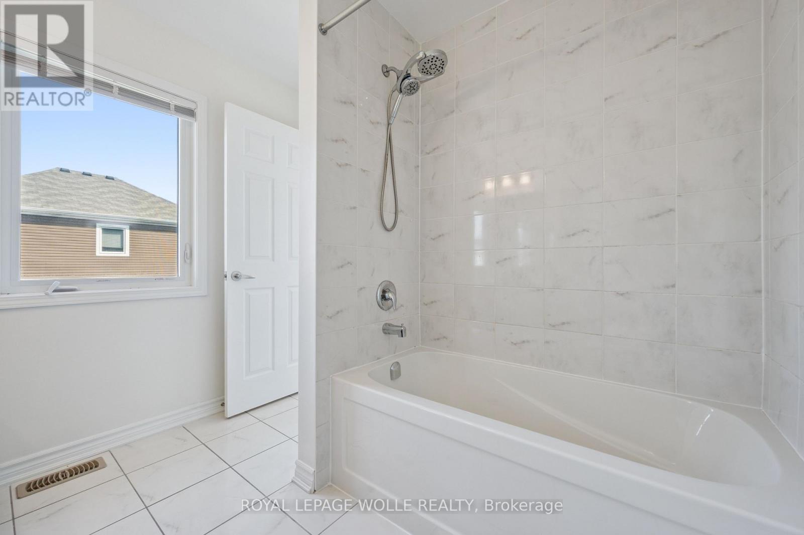 












267 GROVEHILL CRESCENT

,
Kitchener,




Ontario
N2R0K8

