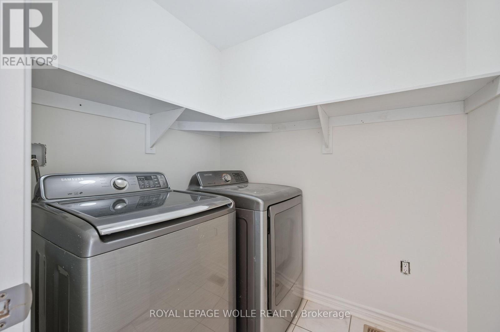 












267 GROVEHILL CRESCENT

,
Kitchener,




Ontario
N2R0K8

