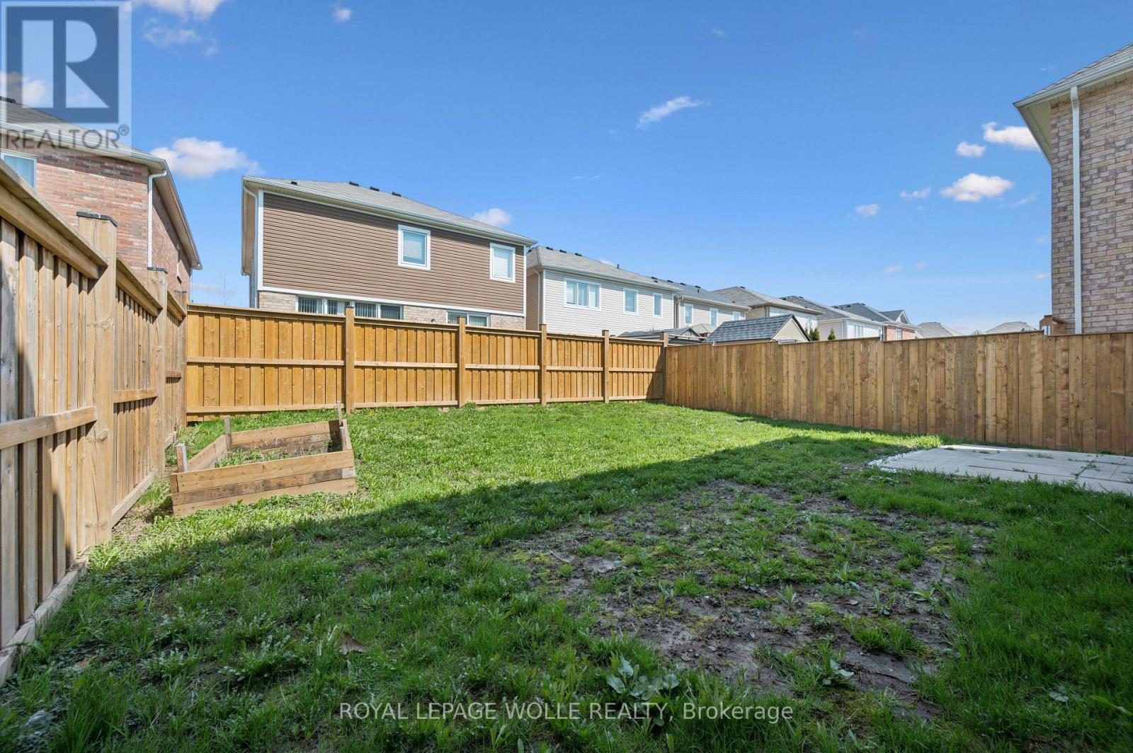 












267 GROVEHILL CRESCENT

,
Kitchener,




Ontario
N2R0K8

