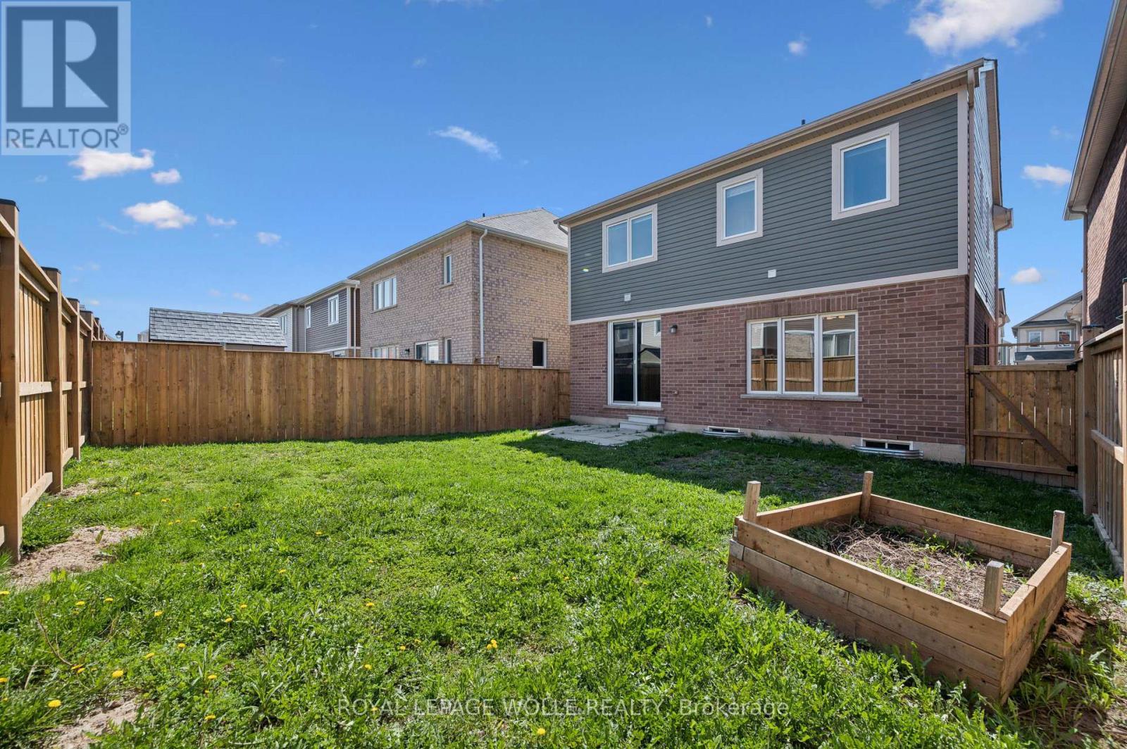 












267 GROVEHILL CRESCENT

,
Kitchener,




Ontario
N2R0K8

