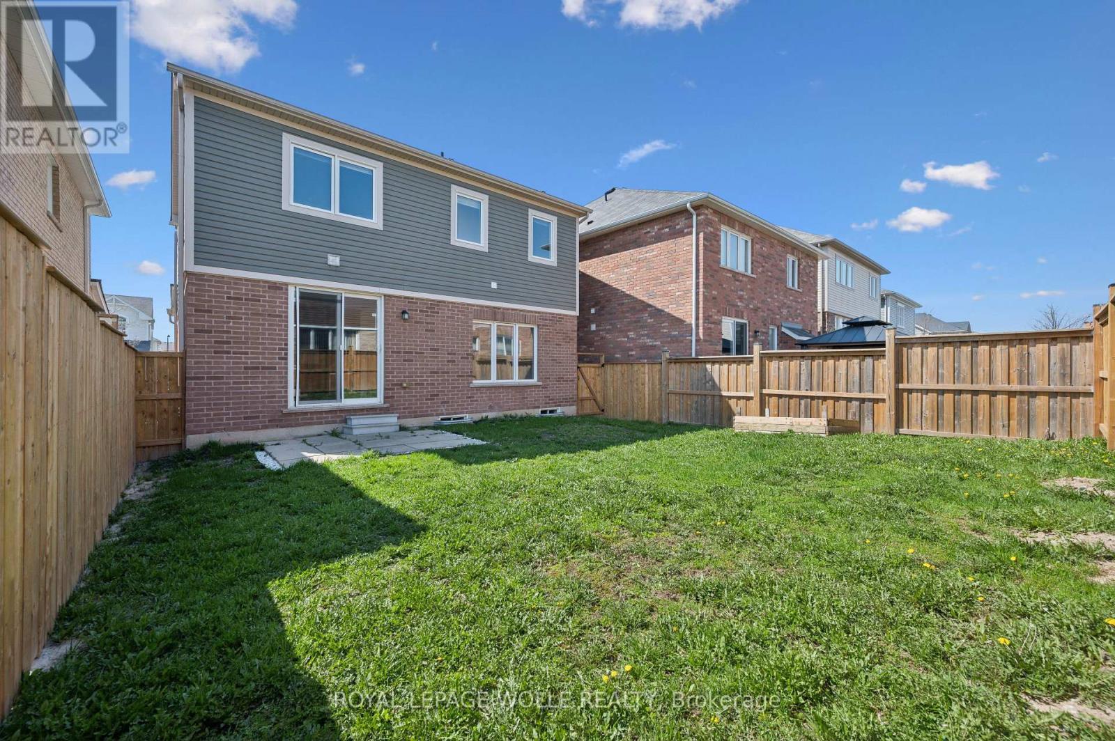 












267 GROVEHILL CRESCENT

,
Kitchener,




Ontario
N2R0K8


