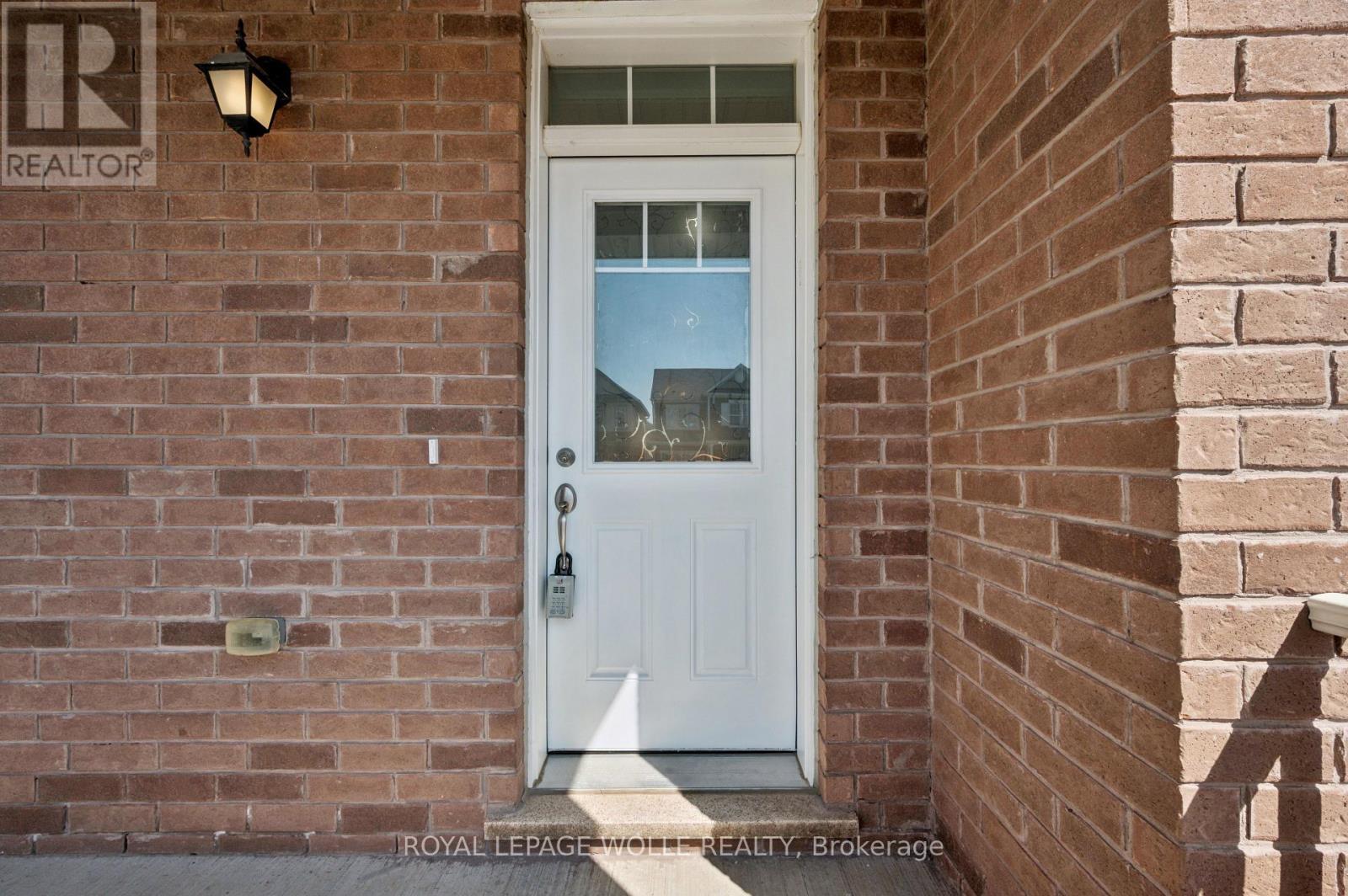 












267 GROVEHILL CRESCENT

,
Kitchener,




Ontario
N2R0K8

