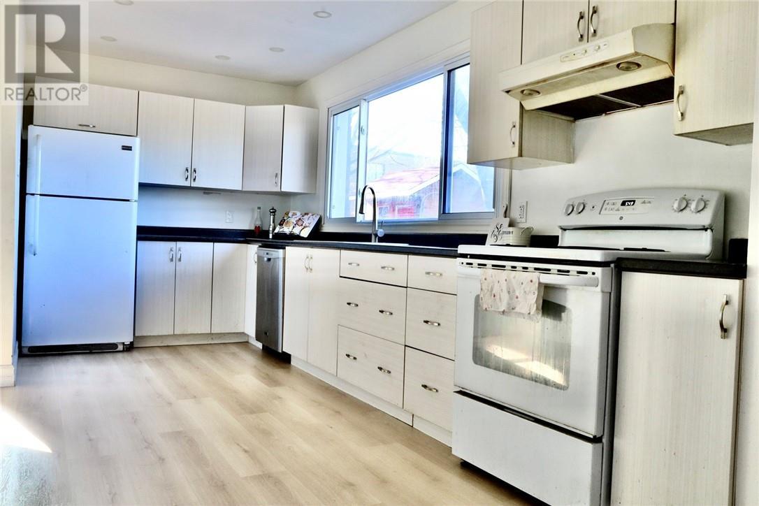












62 Gill Street

,
Sudbury,




Ontario
P3E1W5

