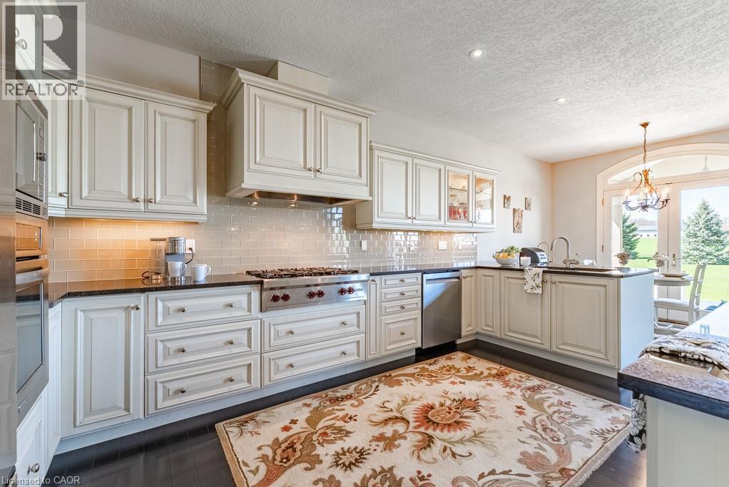 












365 ROBINSON Road

,
Brantford,




Ontario
N3T0L7

