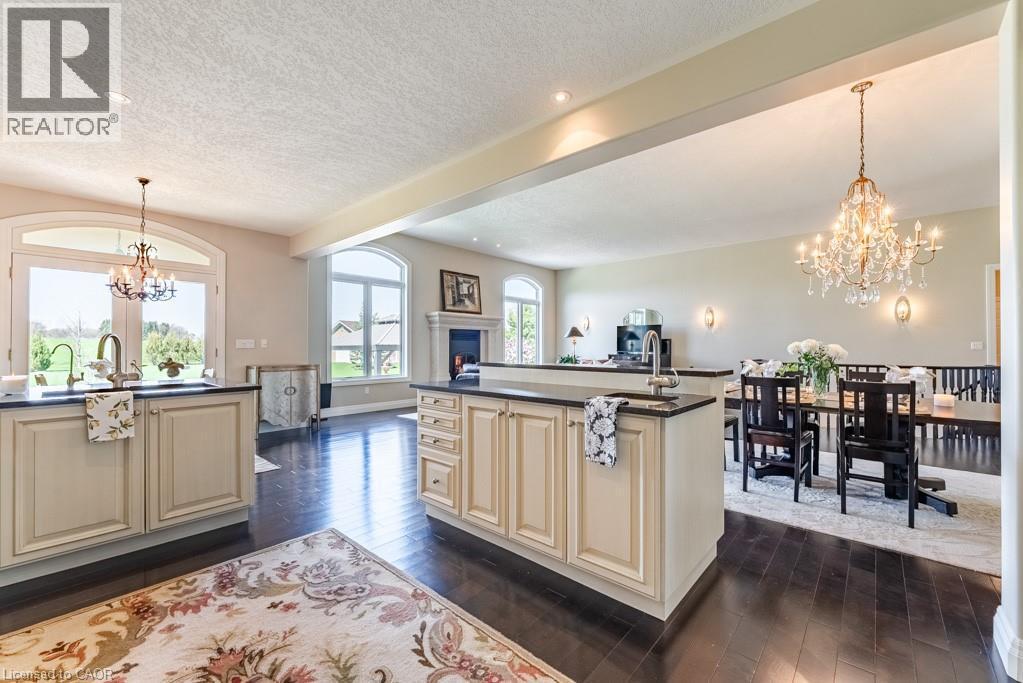 












365 ROBINSON Road

,
Brantford,




Ontario
N3T0L7


