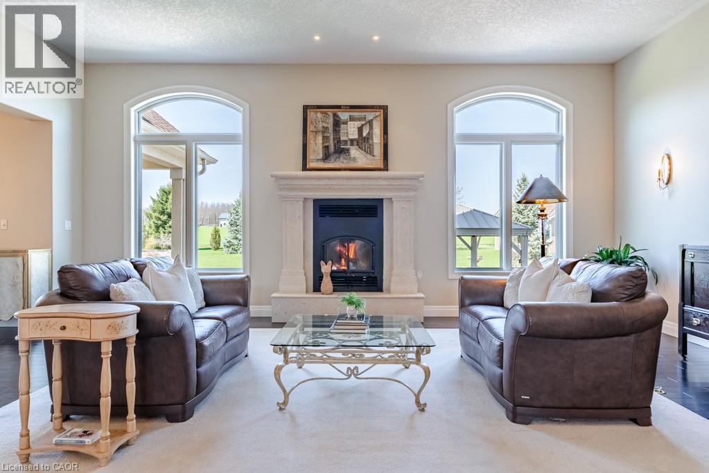 












365 ROBINSON Road

,
Brantford,




Ontario
N3T0L7

