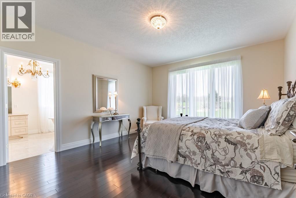 












365 ROBINSON Road

,
Brantford,




Ontario
N3T0L7


