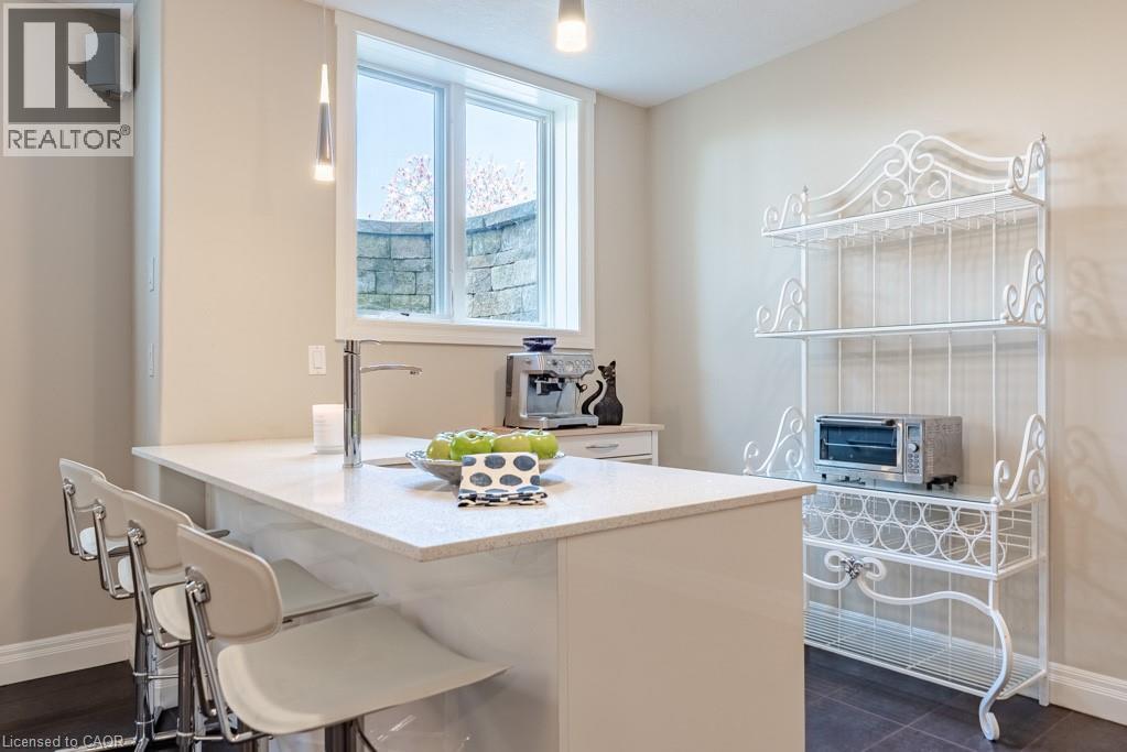 












365 ROBINSON Road

,
Brantford,




Ontario
N3T0L7

