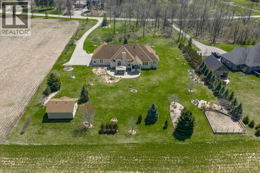 












365 ROBINSON Road

,
Brantford,




Ontario
N3T0L7

