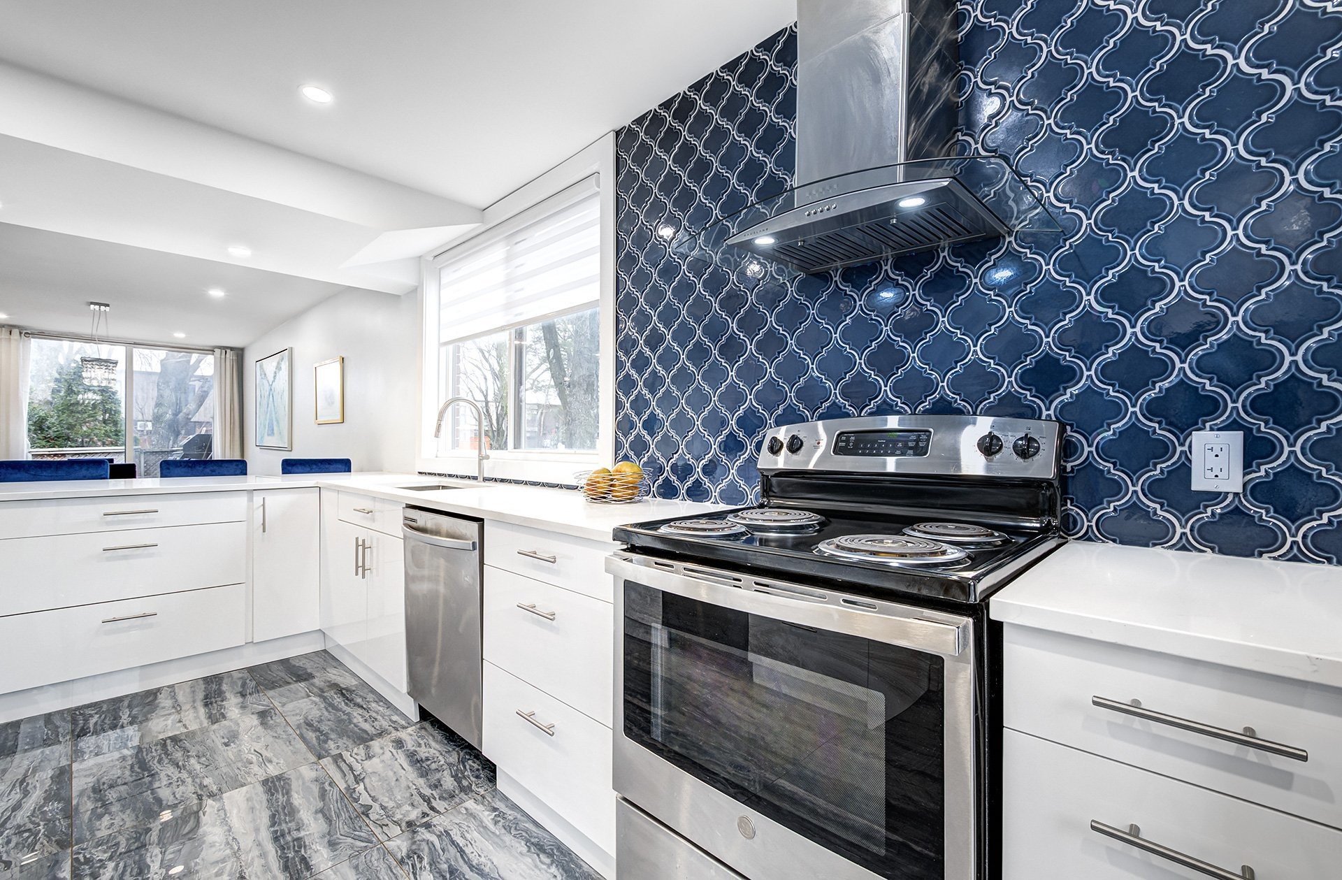 









5670


Ch. Merrimac

,
Côte-Saint-Luc,




QC
H4W1S6

