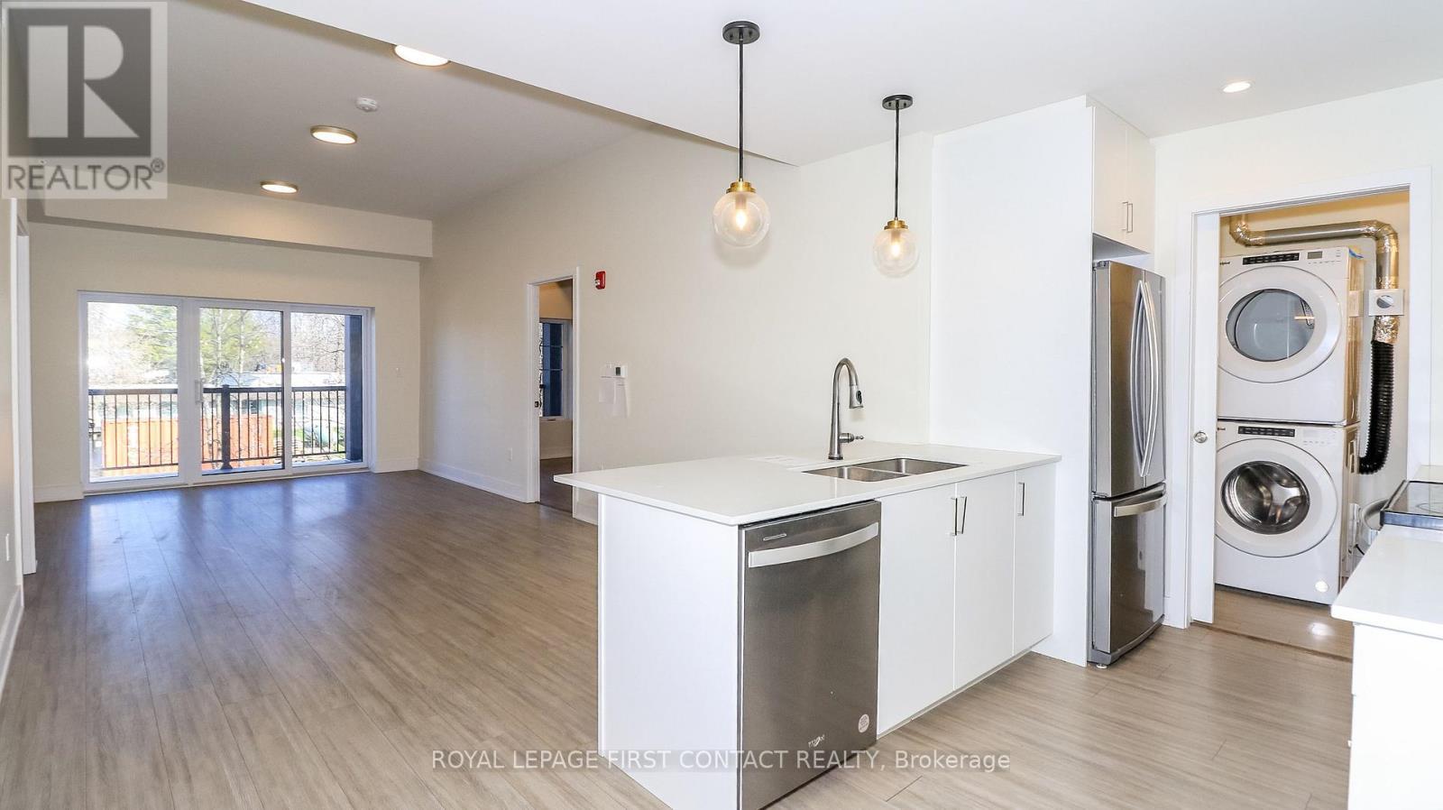 












210 - 121 MARY STREET

,
Clearview,




Ontario
L0M1G0

