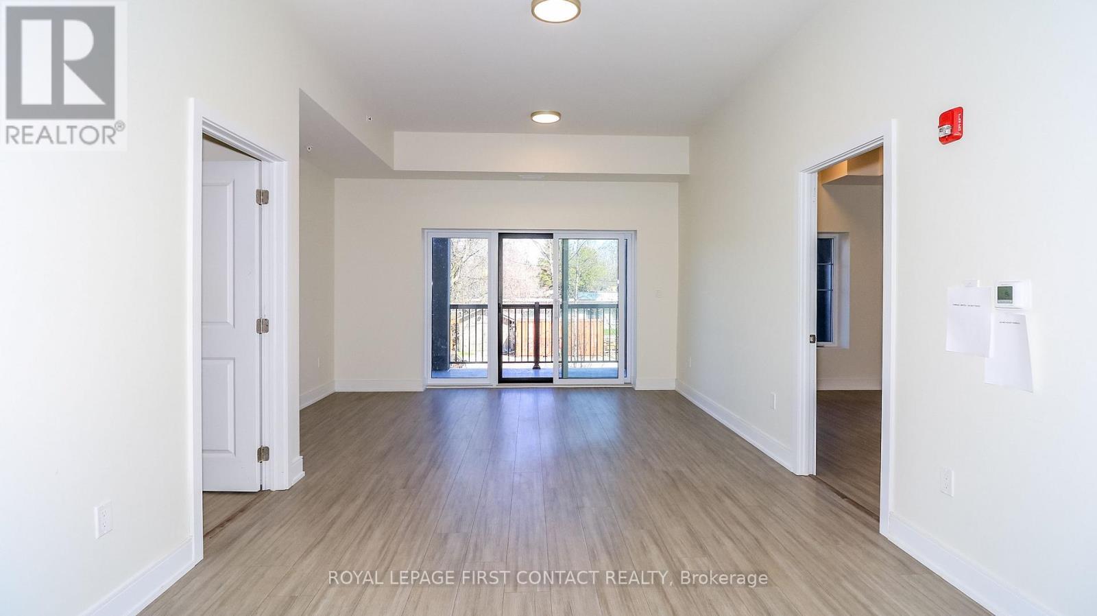 












210 - 121 MARY STREET

,
Clearview,




Ontario
L0M1G0

