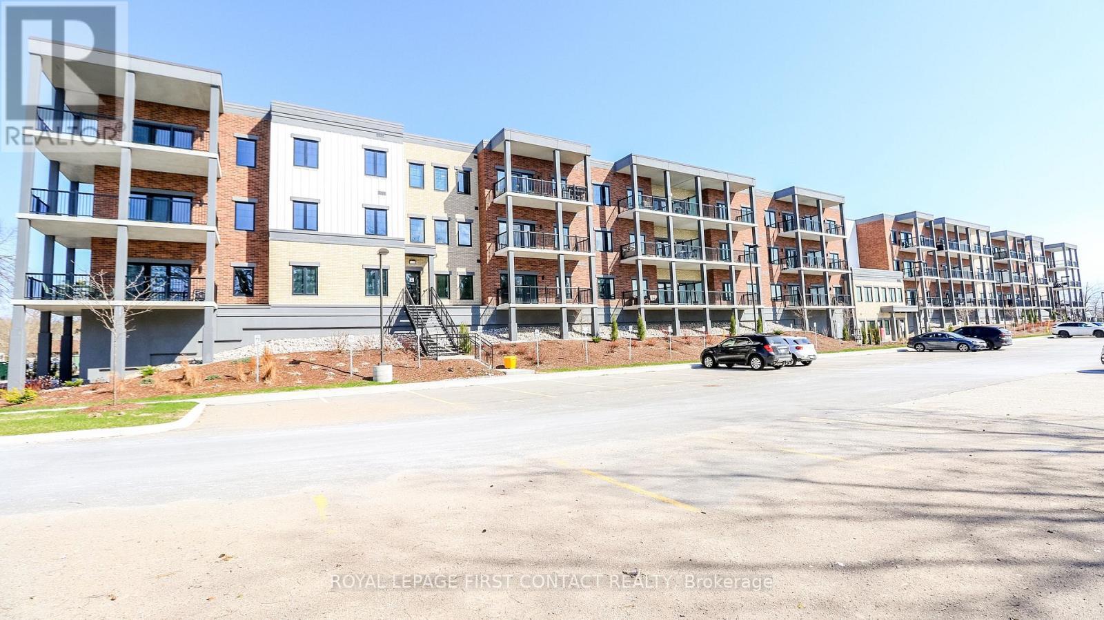 












210 - 121 MARY STREET

,
Clearview,




Ontario
L0M1G0

