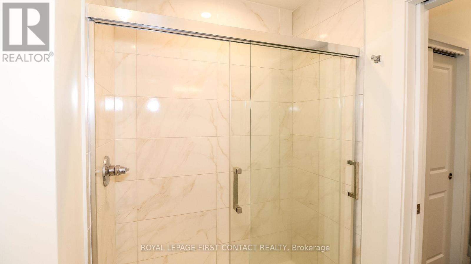 












210 - 121 MARY STREET

,
Clearview,




Ontario
L0M1G0

