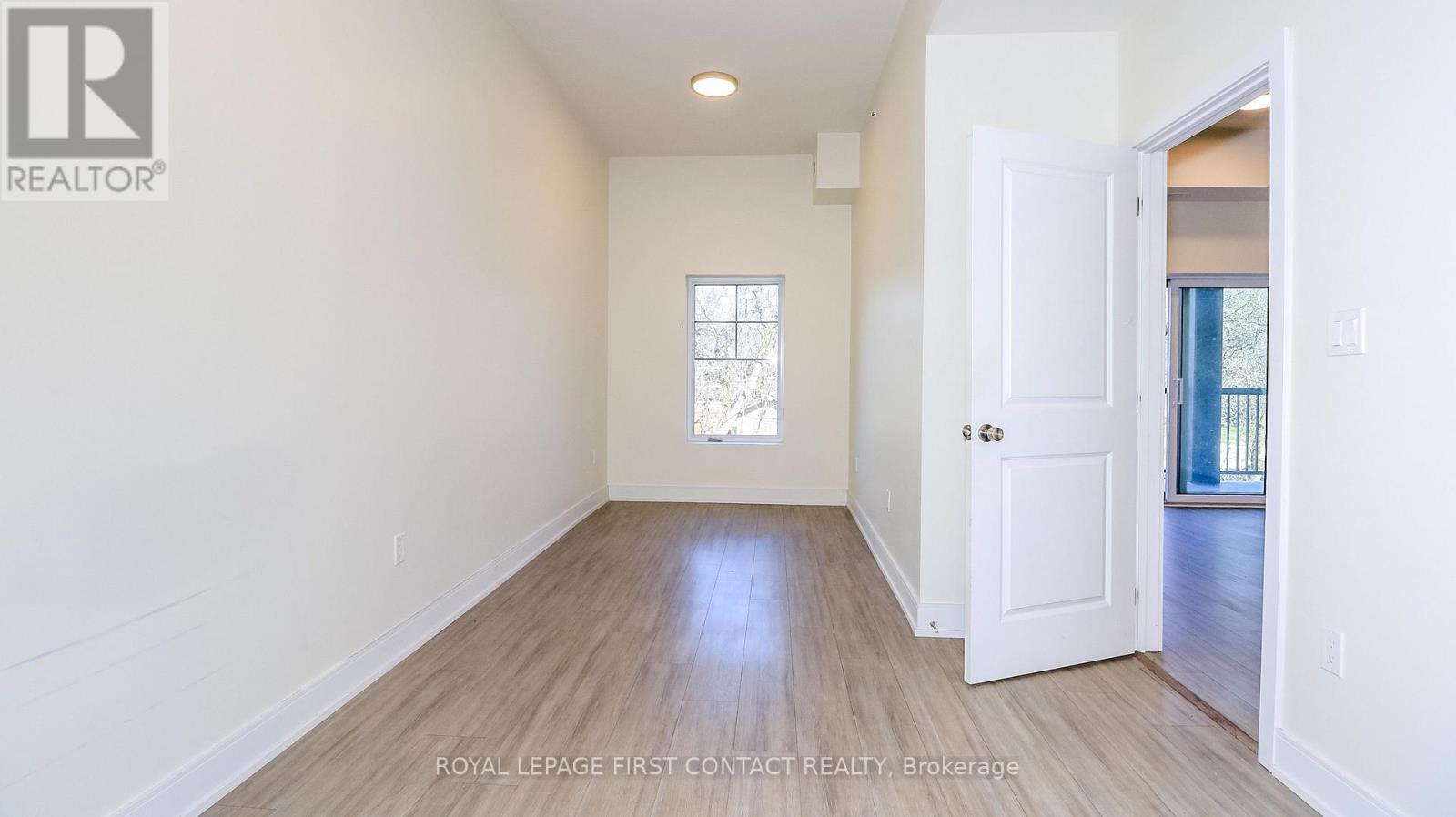 












210 - 121 MARY STREET

,
Clearview,




Ontario
L0M1G0

