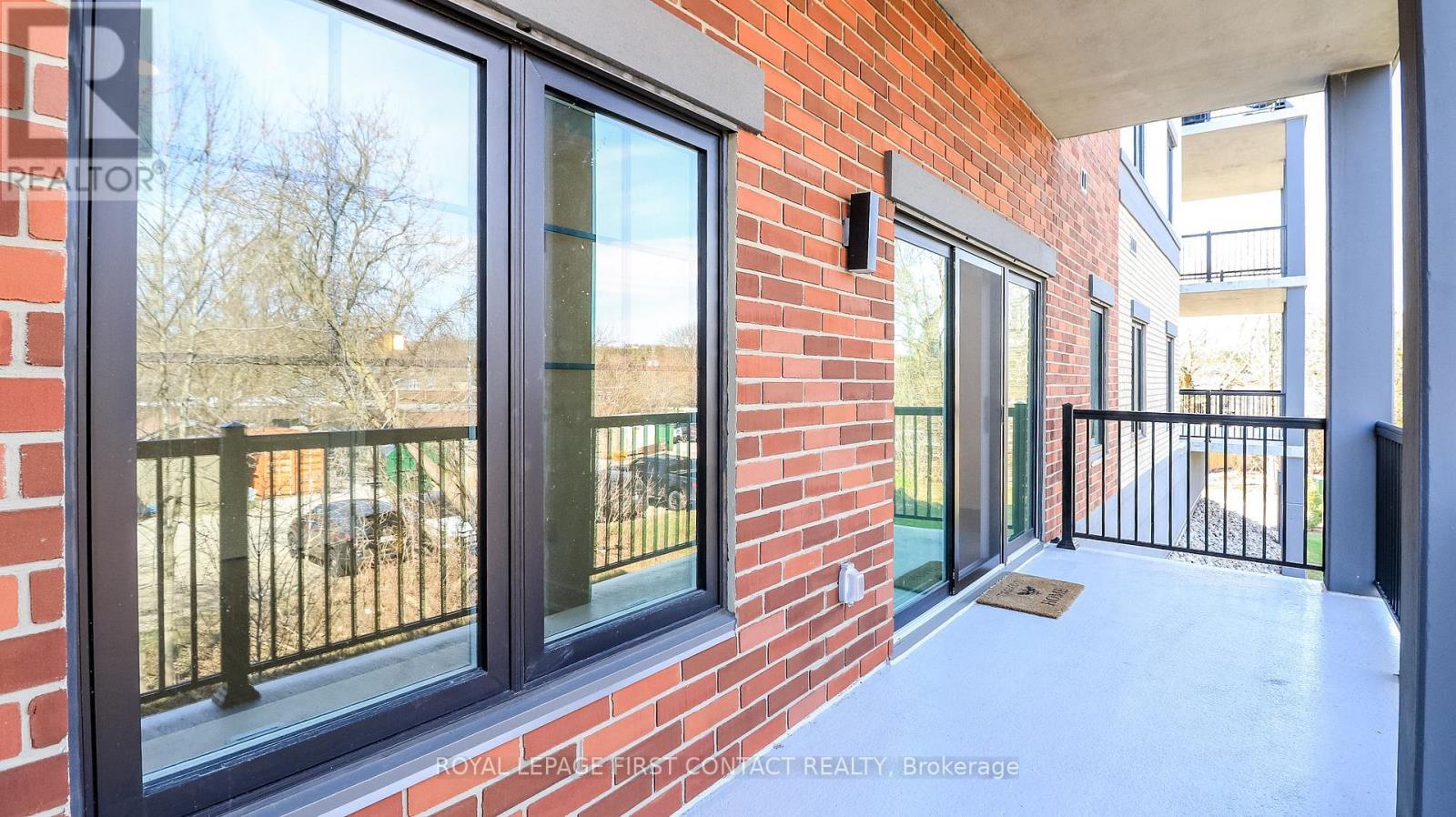 












210 - 121 MARY STREET

,
Clearview,




Ontario
L0M1G0

