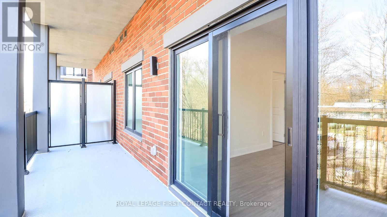 












210 - 121 MARY STREET

,
Clearview,




Ontario
L0M1G0

