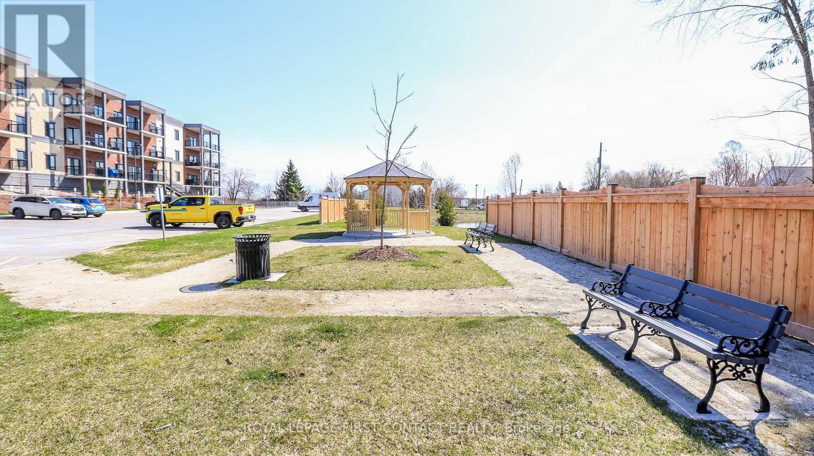 












210 - 121 MARY STREET

,
Clearview,




Ontario
L0M1G0

