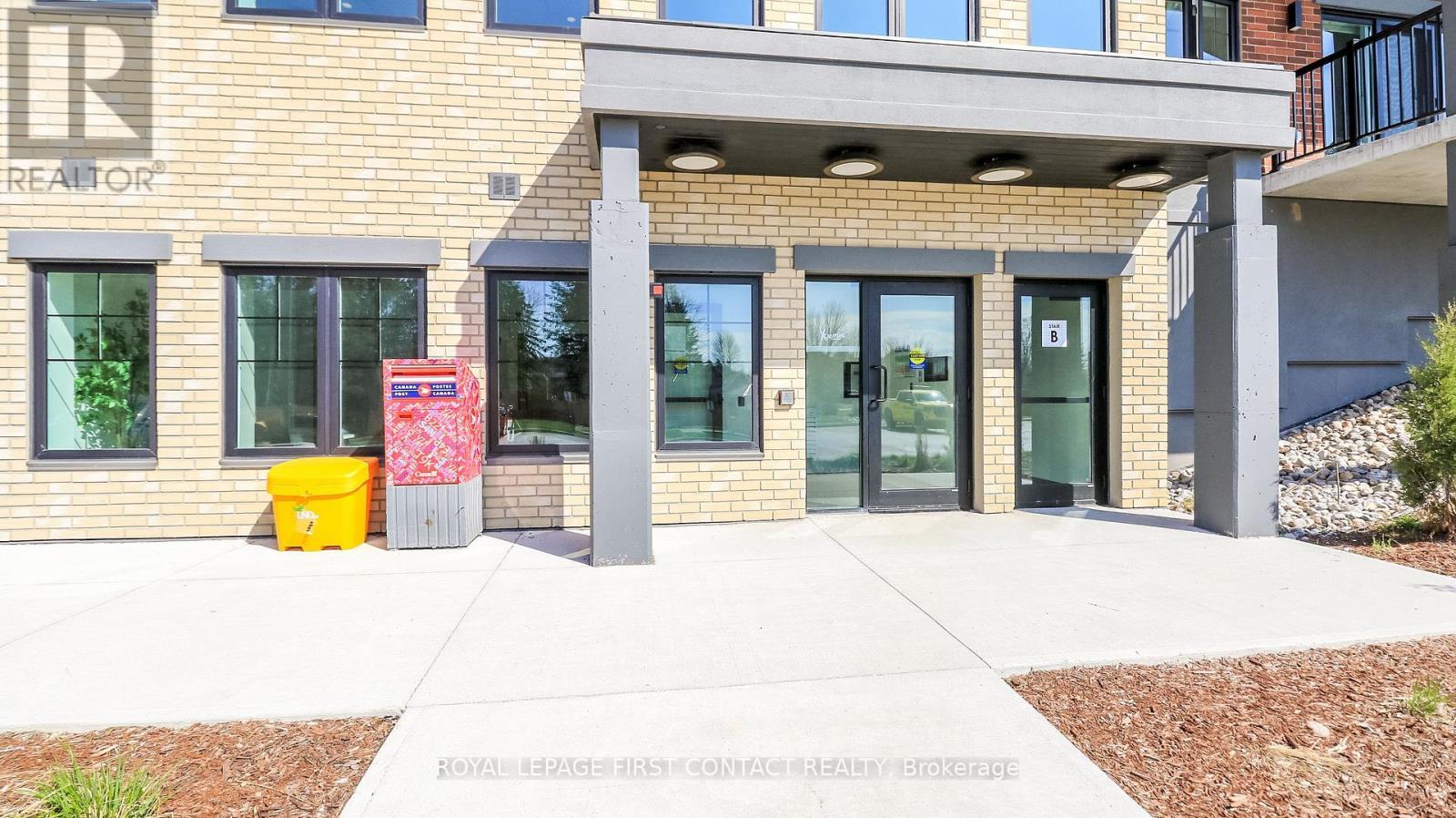 












210 - 121 MARY STREET

,
Clearview,




Ontario
L0M1G0


