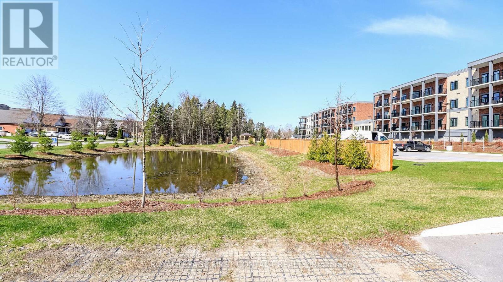 












210 - 121 MARY STREET

,
Clearview,




Ontario
L0M1G0


