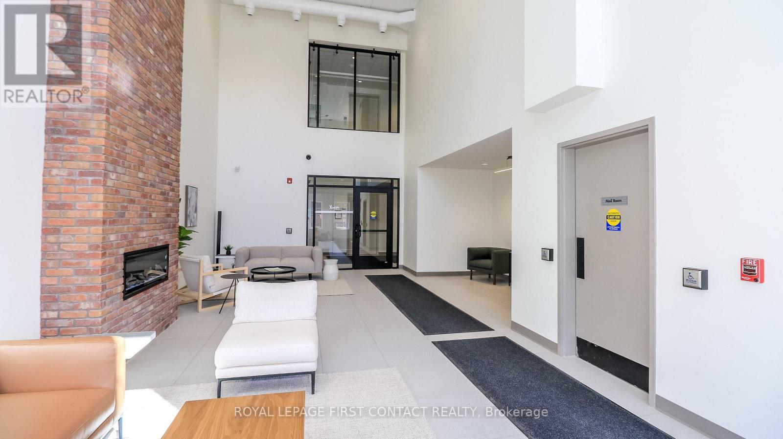 












210 - 121 MARY STREET

,
Clearview,




Ontario
L0M1G0

