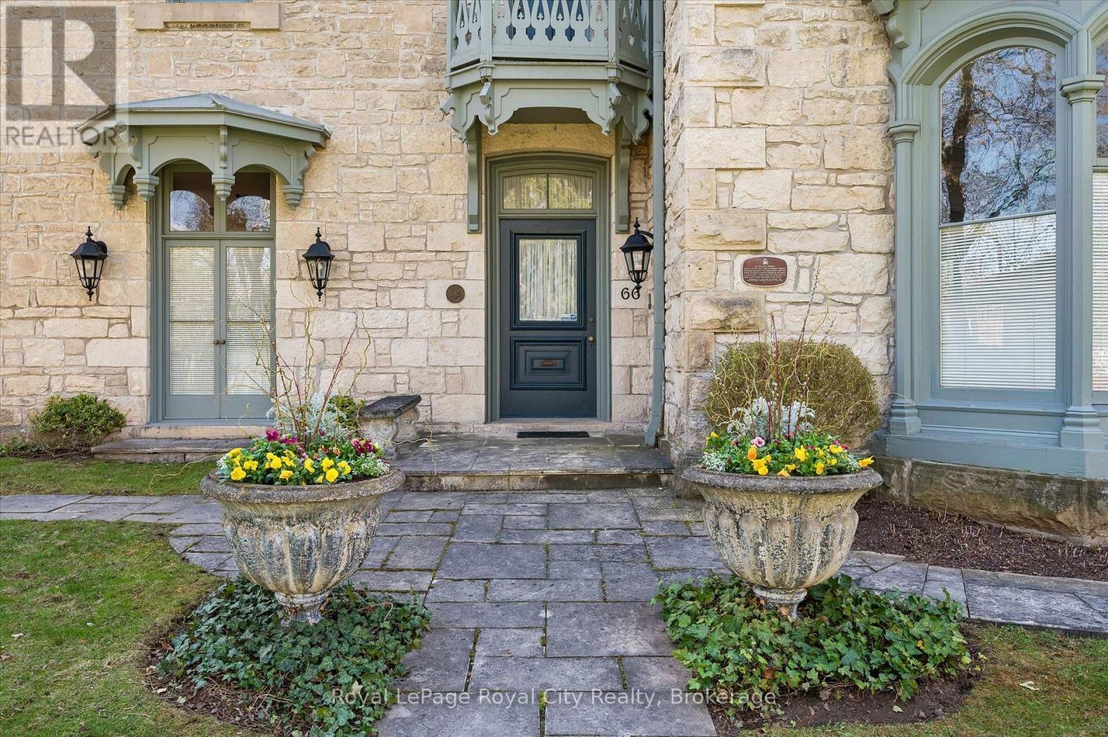 












66 PAISLEY STREET

,
Guelph (Downtown),




Ontario
N1H2N8

