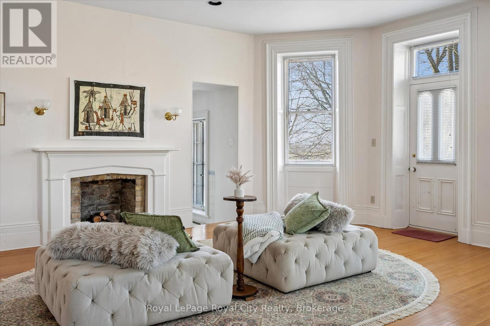 












66 PAISLEY STREET

,
Guelph (Downtown),




Ontario
N1H2N8

