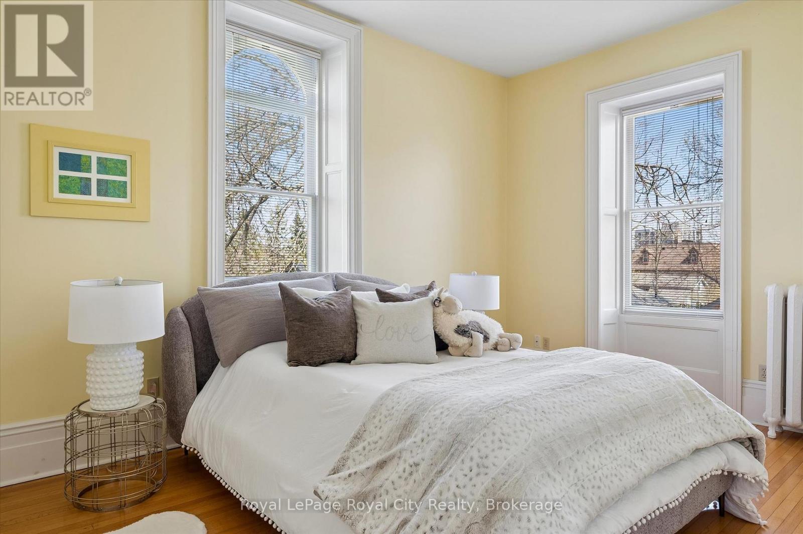 












66 PAISLEY STREET

,
Guelph (Downtown),




Ontario
N1H2N8

