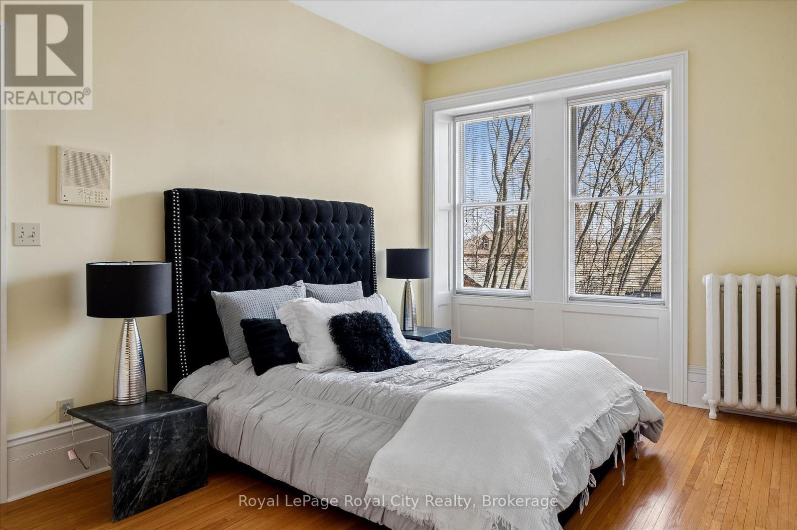 












66 PAISLEY STREET

,
Guelph (Downtown),




Ontario
N1H2N8

