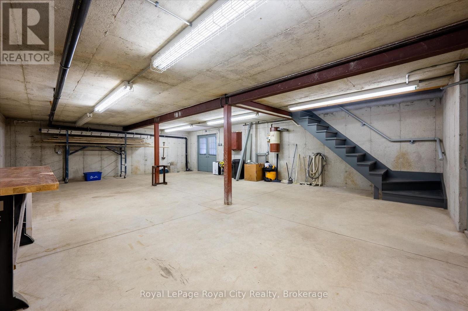 












66 PAISLEY STREET

,
Guelph (Downtown),




Ontario
N1H2N8

