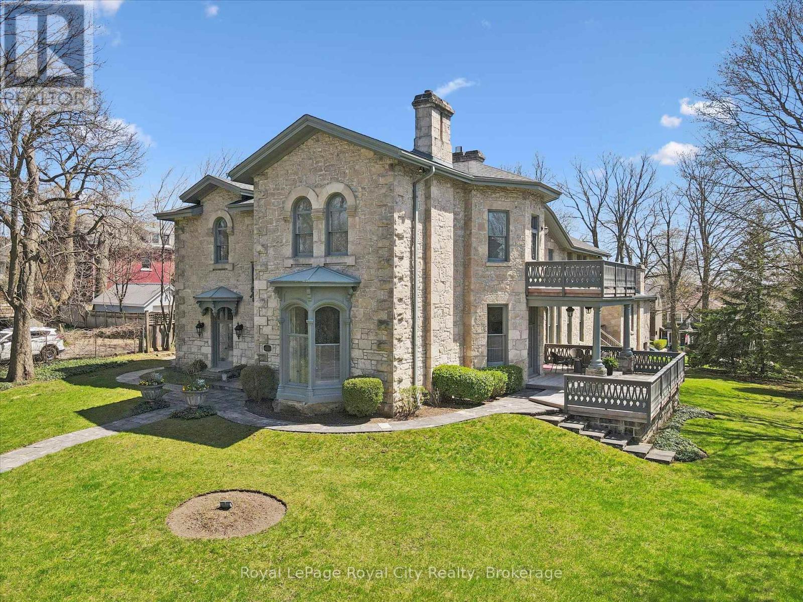 












66 PAISLEY STREET

,
Guelph (Downtown),




Ontario
N1H2N8

