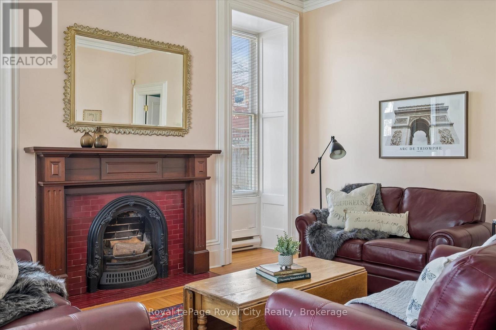 












66 PAISLEY STREET

,
Guelph (Downtown),




Ontario
N1H2N8

